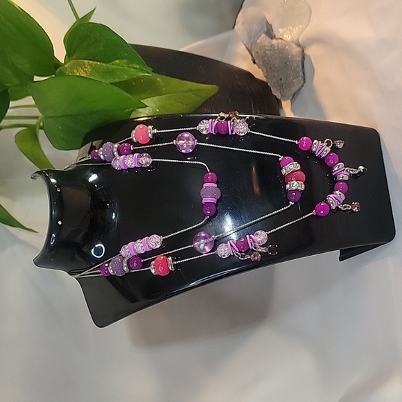 Jewelry - Purple beaded necklace